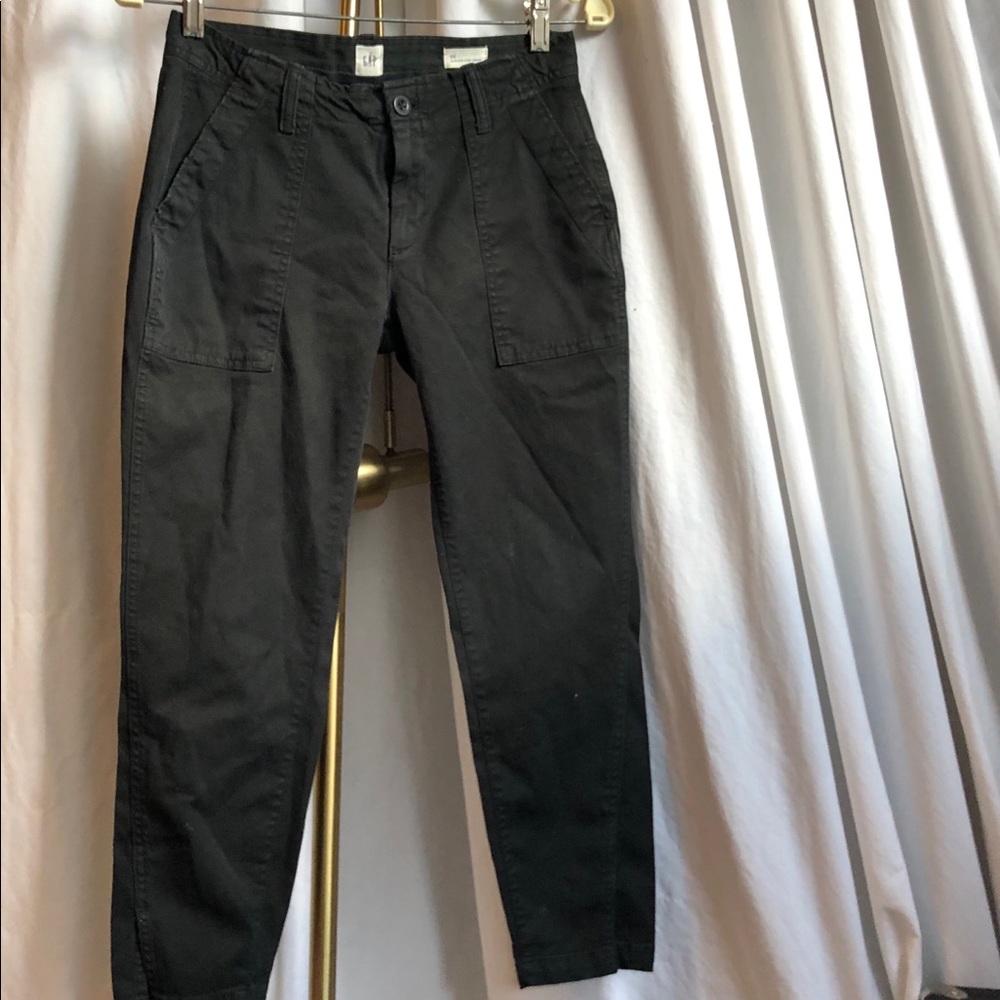 Gap girlfriend crop black cargo pants